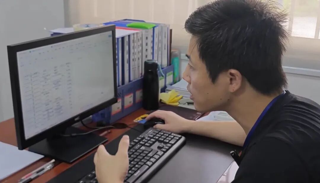 佛山市南海格朗司洁具有限公司案例:“我觉得黑湖小工单既满足了我们车间进度跟进、异常反馈、信息统计等制造方面的需求,相对来说还比较好操作、不复杂,在车间推行起来也非常容易…