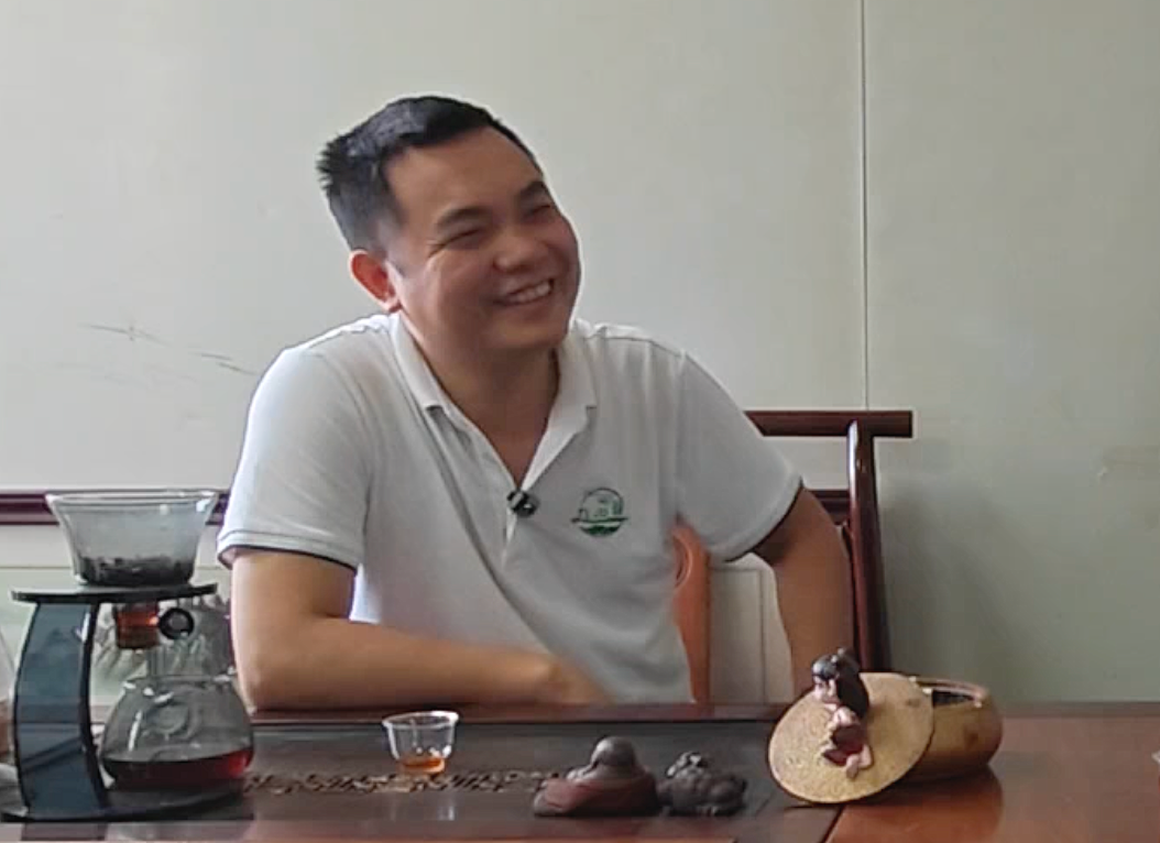 九段电子案例:不仅如此,随着工厂规模的变大、工单变得越来越多,九段电子遇到的管理问题也变得更复杂——用纸质方式报工,小部分工人会弄虚作假,成本增加的同时工厂风气也会变差…