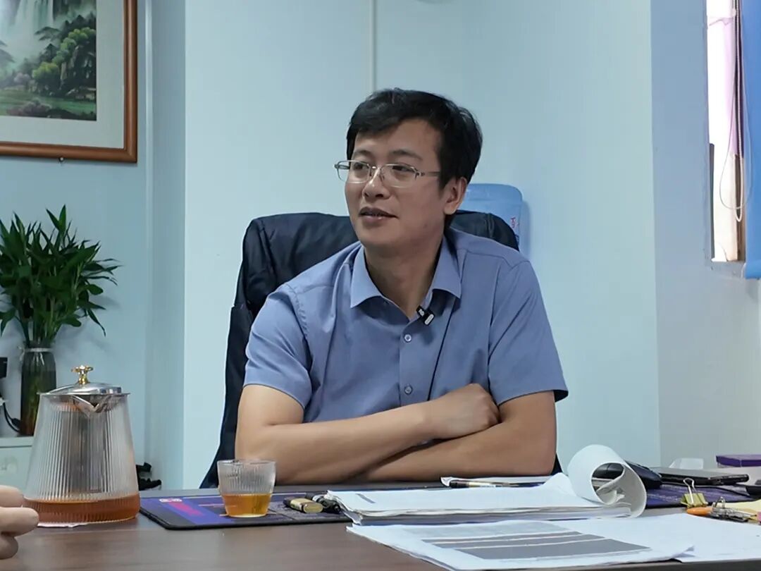 稳锐精密机加案例:“用好系统和工具后,工作就变得轻松多了。我现在每天11点上班,4点下班,即使不在办公室,也能随时掌握生产进度,根本不需要担心。我们已经实现了全数字化管理…