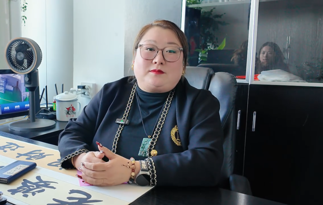 红鑫未来案例:“黑湖小工单帮助我们实现了无纸化办公,所有的生产数据不需要打印、不需要纸质流转,最重要的是很方便,随时随地只要打开手机,所有数据就一目了然了。我们用了两三年…